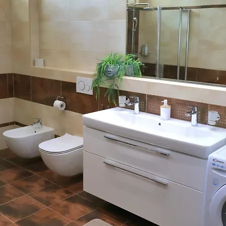 Deluxe Astrova A Apartmán Bratislava