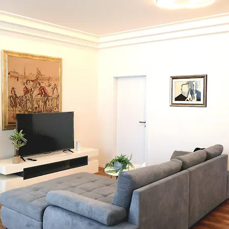 Deluxe Astrova A Apartmán *